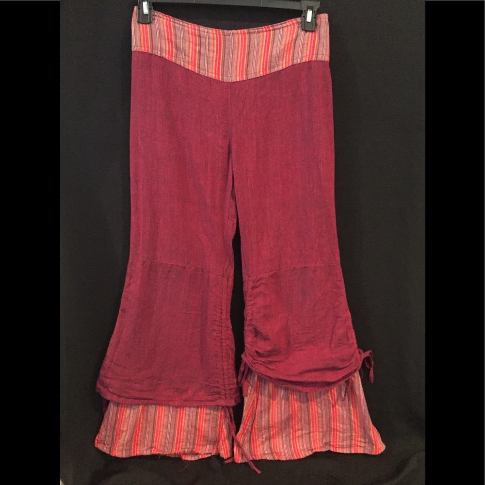 🎈LOOKING FOR THESE PANTS! IF ANYONE KNOWS WHERE I COULD FIND THESE LET ME KNOW!